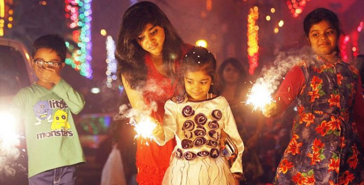 तमिलनाडु: दिवाली में सिर्फ सुबह 6-7 और शाम 7-8 बजे तक फोड़ सकेंगे पटाखे
