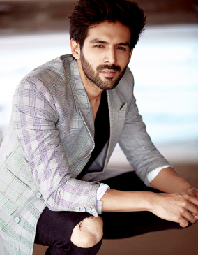 Kartik Aryan B'day: इनकी क्यूटनेस पर मरती है नवाब की बेटी, बिना गॉड फादर के बनाई इंडस्ट्री में जगह Kartik Aryan B'day: इनकी क्यूटनेस पर मरती है नवाब की बेटी, बिना गॉड फादर के बनाई इंडस्ट्री में जगह