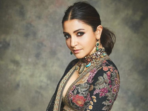 अब चाचा चौधरी के साथ कुछ यूं जुड़ीं अनुष्का