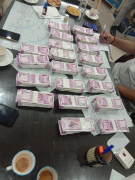  दिल्ली पुलिस ने नकली नोटों के साथ अंतर्राष्ट्रीय गिरोह पकड़ा 