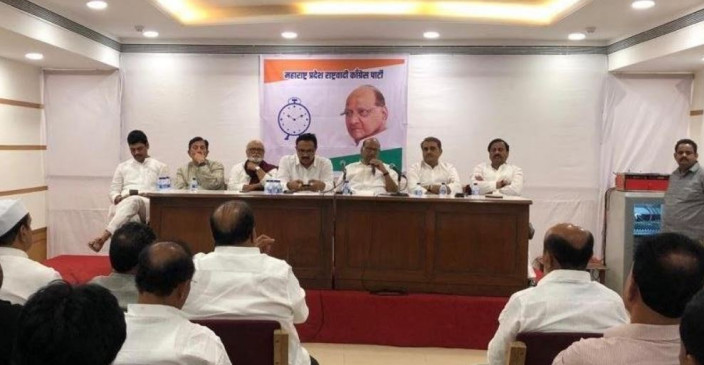 सुप्रीम कोर्ट पहुंची महाराष्ट्र की राजनीति, तीन जजों बेंच रविवार को करेगी सुनवाई