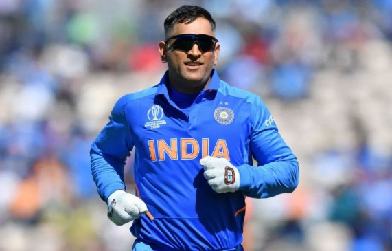 धोनी ने नंबर-6 पर बल्लेबाजी करने के प्लान के बारे में बताया, देखें वीडियो धोनी ने नंबर-6 पर बल्लेबाजी करने के प्लान के बारे में बताया, देखें वीडियो