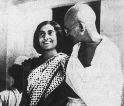 Remembering: बहुआयामी व्यक्तित्व की धनी थी इंदिरा गांधी, पिता और पति की वजह से संघर्षमय रहा जीवन Remembering: बहुआयामी व्यक्तित्व की धनी थी इंदिरा गांधी, पिता और पति की वजह से संघर्षमय रहा जीवन