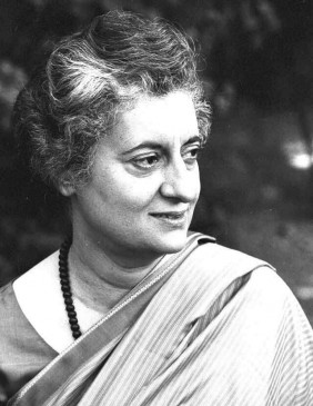Remembering: बहुआयामी व्यक्तित्व की धनी थी इंदिरा गांधी, पिता और पति की वजह से संघर्षमय रहा जीवन Remembering: बहुआयामी व्यक्तित्व की धनी थी इंदिरा गांधी, पिता और पति की वजह से संघर्षमय रहा जीवन
