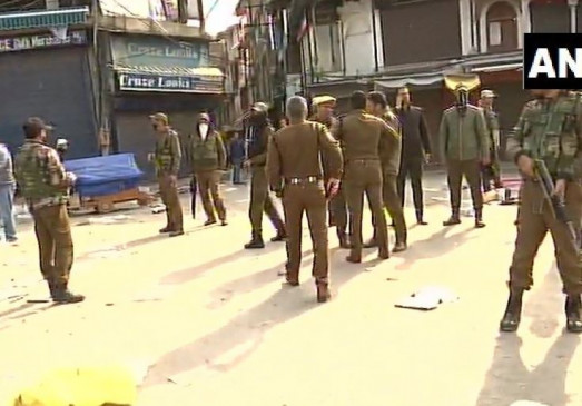 J&K: श्रीनगर में आतंकियों ने किया ग्रेनेड हमला, एक की मौत, 25 घायल J&K: श्रीनगर में आतंकियों ने किया ग्रेनेड हमला, एक की मौत, 25 घायल