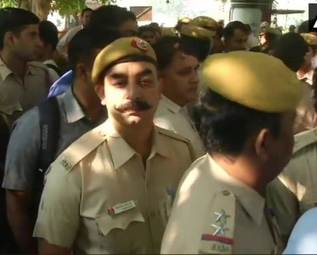 वकीलों के खिलाफ प्रदर्शन पर दिल्ली पुलिस ने किरण बेदी के लगाए नारे