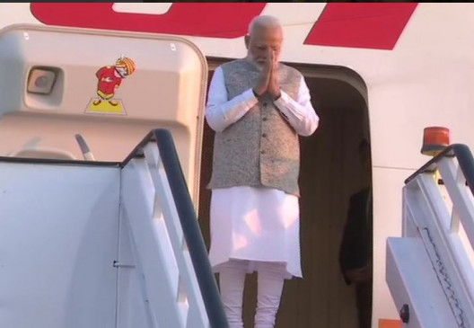 BRICS शिखर सम्मेलन में शामिल होंने PM मोदी ब्रासीलिया पहुंचे,पुतिन-जिनपिंग से होगी मुलाकात BRICS शिखर सम्मेलन में शामिल होंने PM मोदी ब्रासीलिया पहुंचे,पुतिन-जिनपिंग से होगी मुलाकात