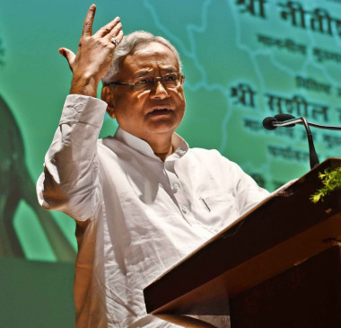 अयोध्या विवाद पर सर्वोच्च न्यायालय का फैसला सभी स्वीकारें : नीतीश अयोध्या विवाद पर सर्वोच्च न्यायालय का फैसला सभी स्वीकारें : नीतीश