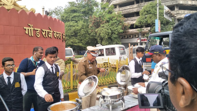 शीतसत्र के लिए नागपुर में बाहर से बुलाए गए पुलिस जवानों को 10 रुपए में भोजन
