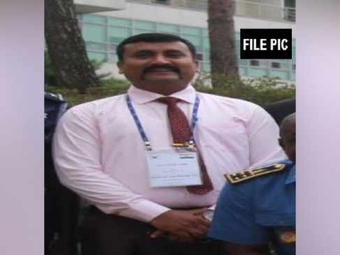 CAA Protest : पश्चिम बंगाल में प्रदर्शनकारियों ने बम फेंका, डेप्युटी पुलिस कमिश्नर घायल CAA Protest : पश्चिम बंगाल में प्रदर्शनकारियों ने बम फेंका, डेप्युटी पुलिस कमिश्नर घायल
