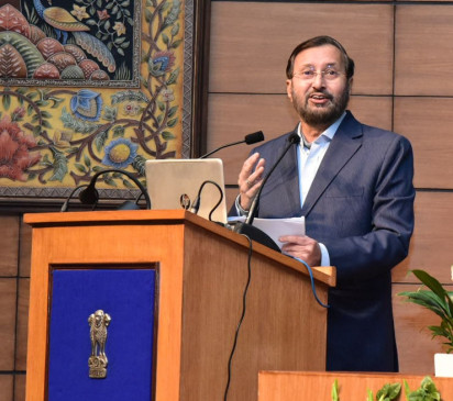 8 करोड़ सिलिंडर बांटने से कम हुई लकड़ी और केरोसिन की खपत : जावड़ेकर