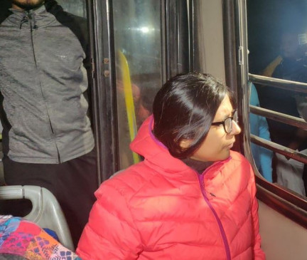 स्वाति मालीवाल जंतर-मंतर से राजघाट शिफ्ट, बोली- जारी रहेगा आमरण अनशन स्वाति मालीवाल जंतर-मंतर से राजघाट शिफ्ट, बोली- जारी रहेगा आमरण अनशन