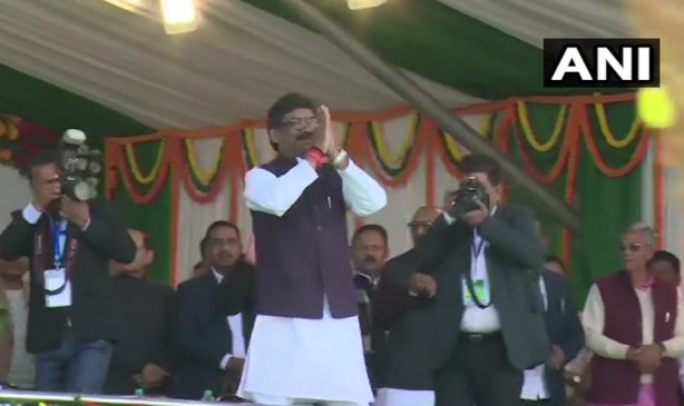 हेमंत सोरेन ने ली शपथ,  झारखंड के 11वें मुख्यमंत्री बने