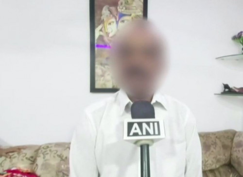 हैदराबाद गैंगरेप: चारों आरोपी एनकाउंटर में ढेर, पिता बोले- बेटी की आत्मा को शांति मिलेगी हैदराबाद गैंगरेप: चारों आरोपी एनकाउंटर में ढेर, पिता बोले- बेटी की आत्मा को शांति मिलेगी
