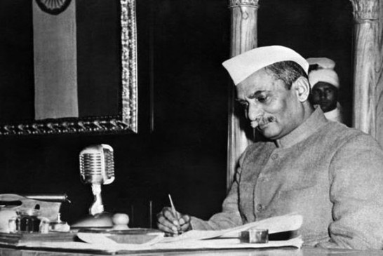 जन्मदिन विशेष : डॉ. राजेंद्र प्रसाद की आंसर शीट देखकर जाने क्या लिखा था परीक्षक ने जन्मदिन विशेष : डॉ. राजेंद्र प्रसाद की आंसर शीट देखकर जाने क्या लिखा था परीक्षक ने