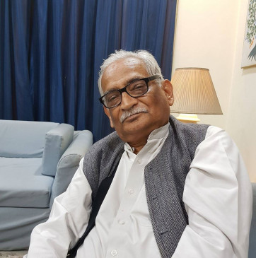 अयोध्या मामला: जमीयत ने वकील राजीव धवन को हटाया, फेसबुक पर बयां किया दर्द अयोध्या मामला: जमीयत ने वकील राजीव धवन को हटाया, फेसबुक पर बयां किया दर्द