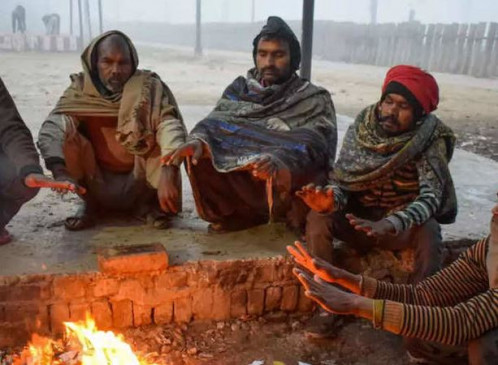 सर्दी का सितम जारी, रबी फसलों पर पाला, कोहरे के कारण प्लेन और सड़क यातायात पर असर सर्दी का सितम जारी, रबी फसलों पर पाला, कोहरे के कारण प्लेन और सड़क यातायात पर असर