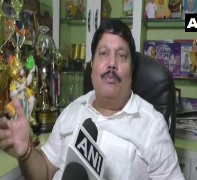 पश्चिम बंगाल: BJP सांसद की गाड़ी पर बम से हमला, घेरे में TMC