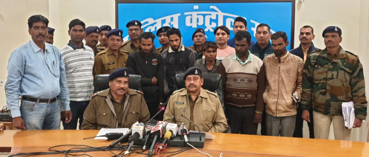 2 vicious vehicle thieves and 3 people buying vehicles arrested, 6 motor cycle seized