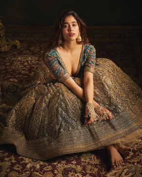 Photoshoot: जाहन्वी कपूर को इन फोटोज को देख आप कहेंगे Bold & Beautiful Photoshoot: जाहन्वी कपूर को इन फोटोज को देख आप कहेंगे Bold & Beautiful