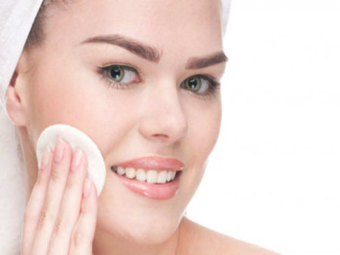 Skin Care: वाइन से निखरेगी आपके चेहरे की खूबसूरती, अपनाएं ये उपाय Skin Care: वाइन से निखरेगी आपके चेहरे की खूबसूरती, अपनाएं ये उपाय