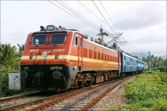 Travel: ट्रेन के सफर को बनाएं यादगार और आरामदायक, फॉलो करें ये टिप्स Travel: ट्रेन के सफर को बनाएं यादगार और आरामदायक, फॉलो करें ये टिप्स