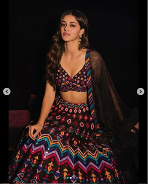 Gorgeous: लाइट मेकअप और डीप नेक चोली में हॉट लग रहीं अनन्या, दिल लूट लेगा उनका ये देसी अवतार Gorgeous: लाइट मेकअप और डीप नेक चोली में हॉट लग रहीं अनन्या, दिल लूट लेगा उनका ये देसी अवतार