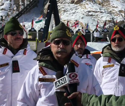 सियाचिन: पदभार संभालने के बाद आर्मी चीफ नरवणे का पहला दौरा, सैनिकों को दी श्रद्धांजलि