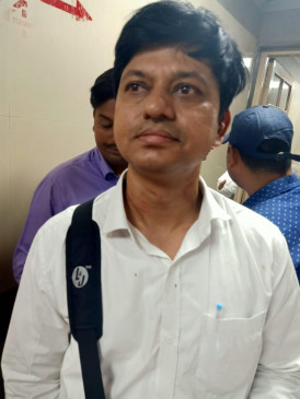 Demand to register FIR against IPS officer for Beaten up RTI activist