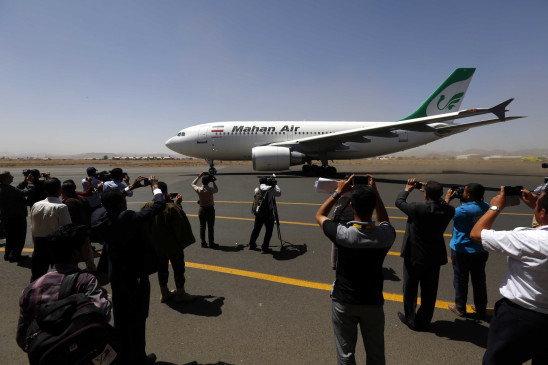 Iran: Pilots lapse caused the plane to slip on the highway from the runway