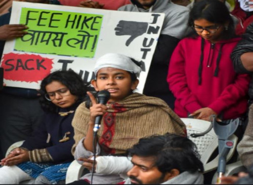 JNU हिंसा मामला: दिल्ली पुलिस ने JNUSU अध्यक्ष आइशी घोष समेत 19 छात्रों पर  FIR दर्ज