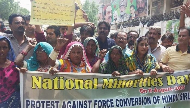 Pakistan: Police produced Hindu girl in court on wedding day