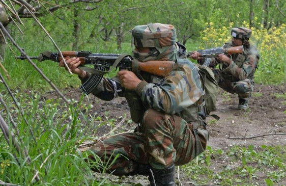 जम्मू-कश्मीर: नौशेरा में सर्च ऑपरेशन के दौरान आतंकियों ने किया हमला, दो जवान शहीद जम्मू-कश्मीर: नौशेरा में सर्च ऑपरेशन के दौरान आतंकियों ने किया हमला, दो जवान शहीद