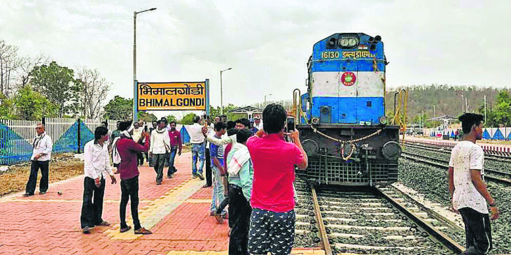 नागपुर-छिंदवाड़ा रेल परियोजना 20 किलोमीटर पर अटकी