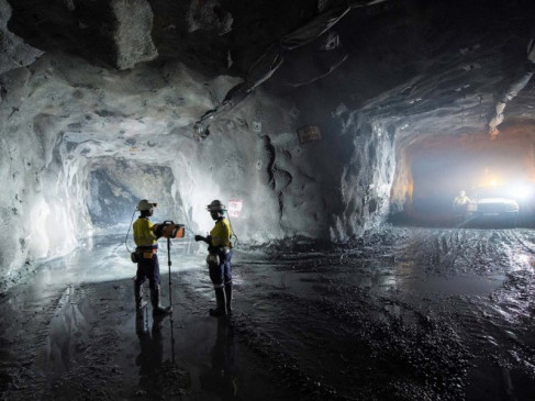 Gold mine: यूपी के सोनभद्र जिले में जमीन के अंदर मिला 3,000 टन सोना, सरकार करेगी नीलामी Gold mine: यूपी के सोनभद्र जिले में जमीन के अंदर मिला 3,000 टन सोना, सरकार करेगी नीलामी