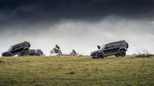 ऑटो: Land Rover Defender ने दिखाई अपनी पावर, 'No Time To Die' में किए खतरनाक स्टंट ऑटो: Land Rover Defender ने दिखाई अपनी पावर, 'No Time To Die' में किए खतरनाक स्टंट