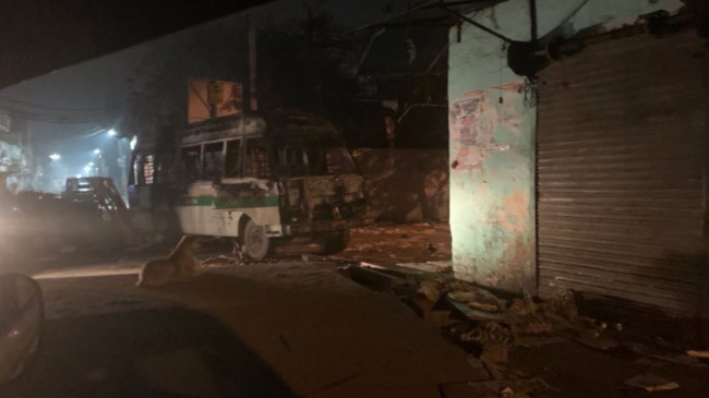 Delhi Violence: CAA पर जारी हिंसा की आग से जल उठी 'दिल्ली', यहां देखें 15 खौफनाक तस्वीरें Delhi Violence: CAA पर जारी हिंसा की आग से जल उठी 'दिल्ली', यहां देखें 15 खौफनाक तस्वीरें