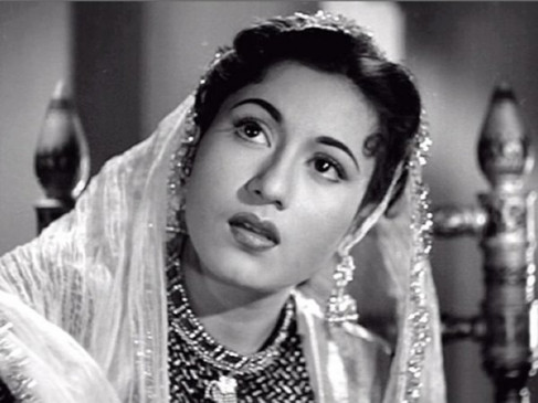 B'day: 'वीनस ऑफ इंडियन सिनेमा' मुधबाला का जन्मदिन आज, जानें उनके बारे में कुछ खास बातें B'day: 'वीनस ऑफ इंडियन सिनेमा' मुधबाला का जन्मदिन आज, जानें उनके बारे में कुछ खास बातें