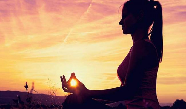 Yoga: क्या आप जानते हैं योग के यह फायदे? स्वस्थ्य जीवन के लिए रूटीन में जरूर करें शामिल Yoga: क्या आप जानते हैं योग के यह फायदे? स्वस्थ्य जीवन के लिए रूटीन में जरूर करें शामिल