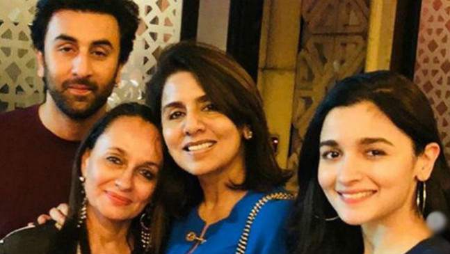 BOLLYWOOD: क्या रणबीर और आलिया लेंगे सात फेरे? साल के अंत में हो सकती है शादी! BOLLYWOOD: क्या रणबीर और आलिया लेंगे सात फेरे? साल के अंत में हो सकती है शादी!