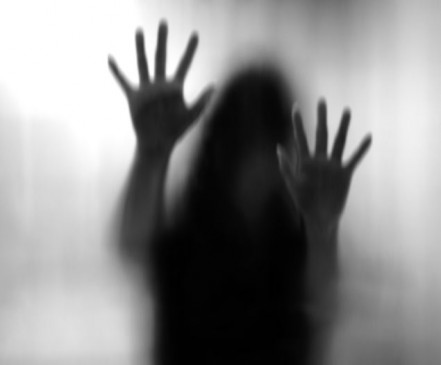 Auto driver misbehaves with student, accused absconding