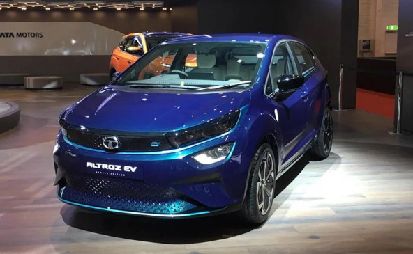 Auto Expo 2020: Tata ने पेश की Altroz EV, फुल चार्ज में देगी 300km की रेंज
