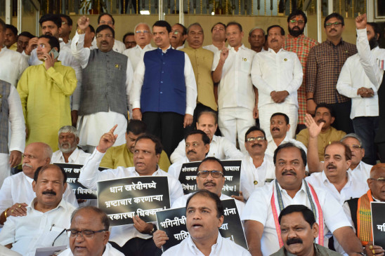 BJP to test Savarkar love of Shiv Sena, will celebrate death anniversary