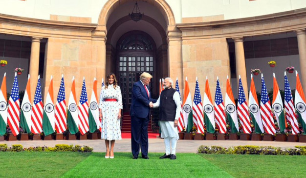 Trump India visit day 2: द्विपक्षीय वार्ता में डिफेंस डील पर लगी मुहर, ट्रंप बोले- मोदी का शुक्रिया