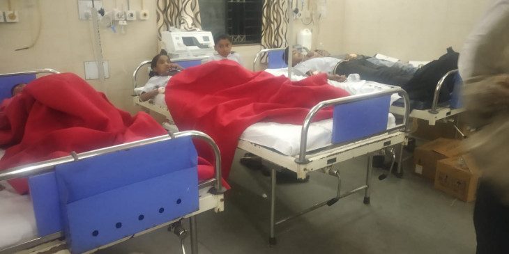 Food Poison: 29 children sick after eating mid day meal, one admitted in ICU