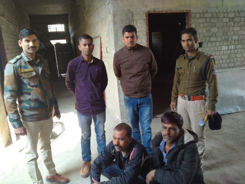 Gambling was feeding with tents, two accused arrested