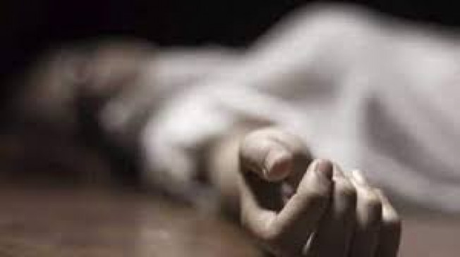 Husband escaped after killing wife in front of children