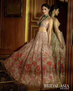 Beautiful: दुल्हन के अवतार में करीना की कातिल अदाएं, कर देंगी आपको दीवाना Beautiful: दुल्हन के अवतार में करीना की कातिल अदाएं, कर देंगी आपको दीवाना