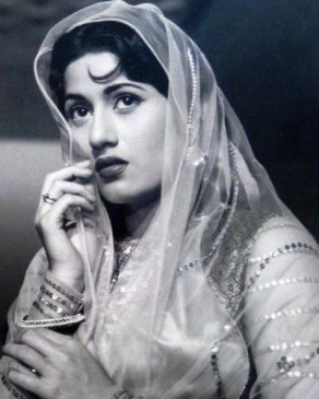 B'day: फिल्म इंडस्ट्री की सबसे खूबसूरत एक्ट्रेस थीं मधुबाला, ये फोटोज हैं सबूत B'day: फिल्म इंडस्ट्री की सबसे खूबसूरत एक्ट्रेस थीं मधुबाला, ये फोटोज हैं सबूत
