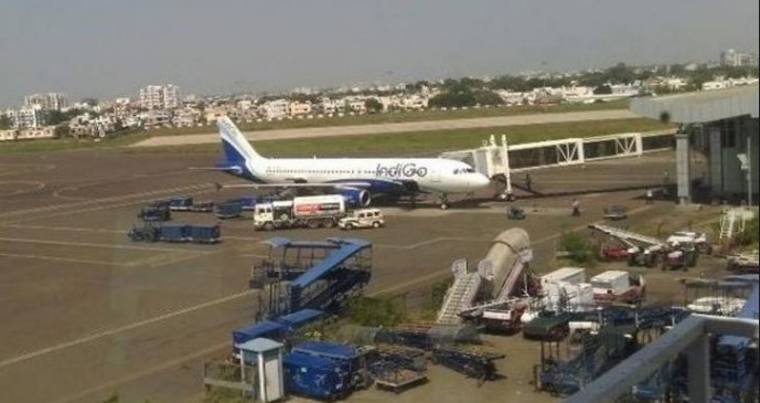Nagpur: Raipur aircraft diverted from Divert, Delhi due to bad weather